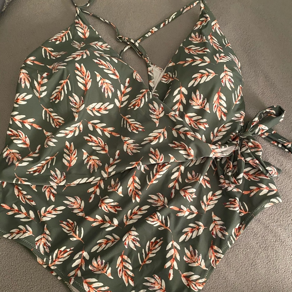 Cupshe one piece bathing suit